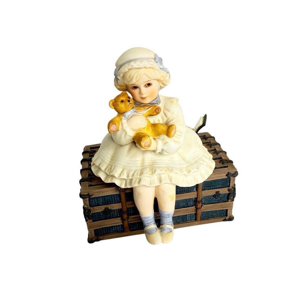 Jan Hagara Sally Figurine N50006 LE 1954/15000 w/ Matthew’s Trunk Accessory 1991